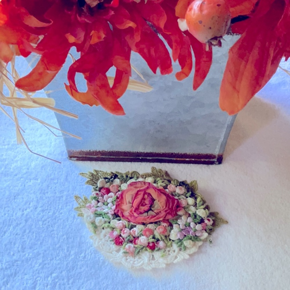 💐 FLOWER BROOCH 💐